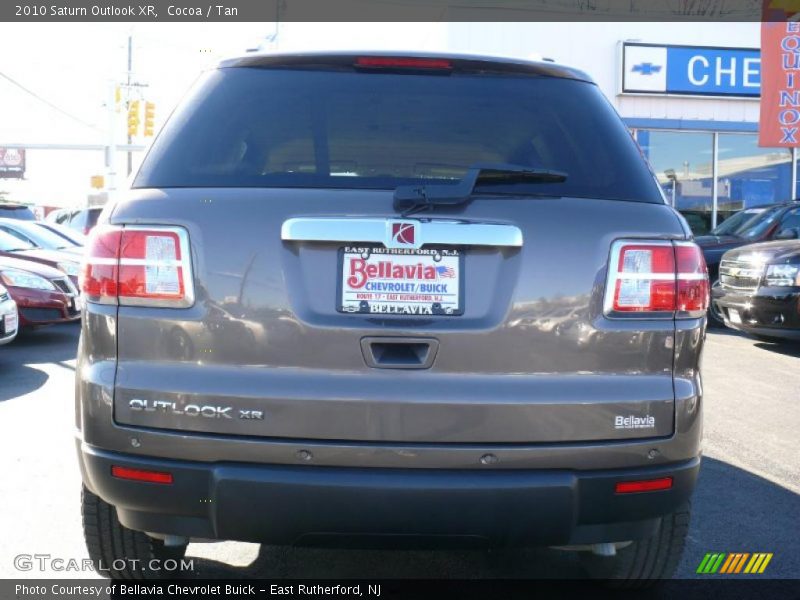 Cocoa / Tan 2010 Saturn Outlook XR