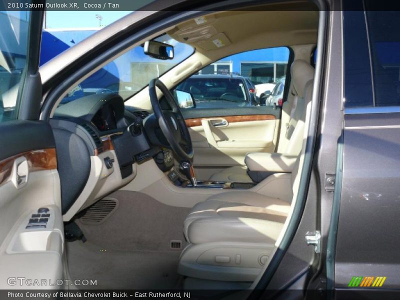 Cocoa / Tan 2010 Saturn Outlook XR
