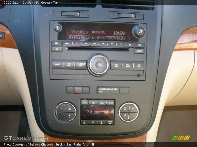 Cocoa / Tan 2010 Saturn Outlook XR