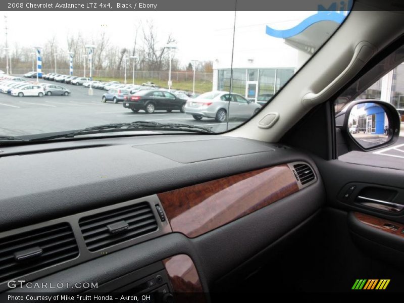 Black / Ebony 2008 Chevrolet Avalanche LTZ 4x4