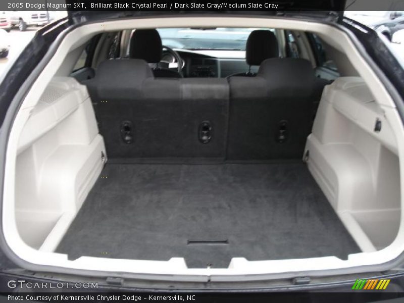 Brilliant Black Crystal Pearl / Dark Slate Gray/Medium Slate Gray 2005 Dodge Magnum SXT