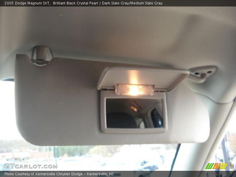 Brilliant Black Crystal Pearl / Dark Slate Gray/Medium Slate Gray 2005 Dodge Magnum SXT