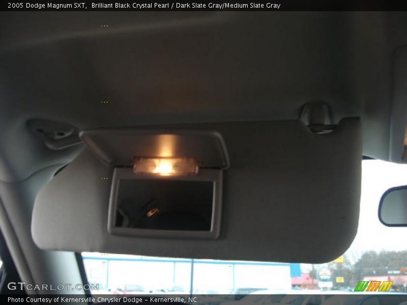 Brilliant Black Crystal Pearl / Dark Slate Gray/Medium Slate Gray 2005 Dodge Magnum SXT