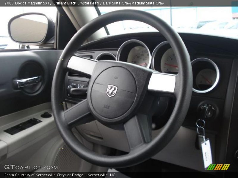 Brilliant Black Crystal Pearl / Dark Slate Gray/Medium Slate Gray 2005 Dodge Magnum SXT
