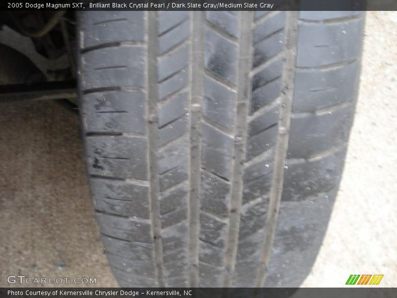 Brilliant Black Crystal Pearl / Dark Slate Gray/Medium Slate Gray 2005 Dodge Magnum SXT