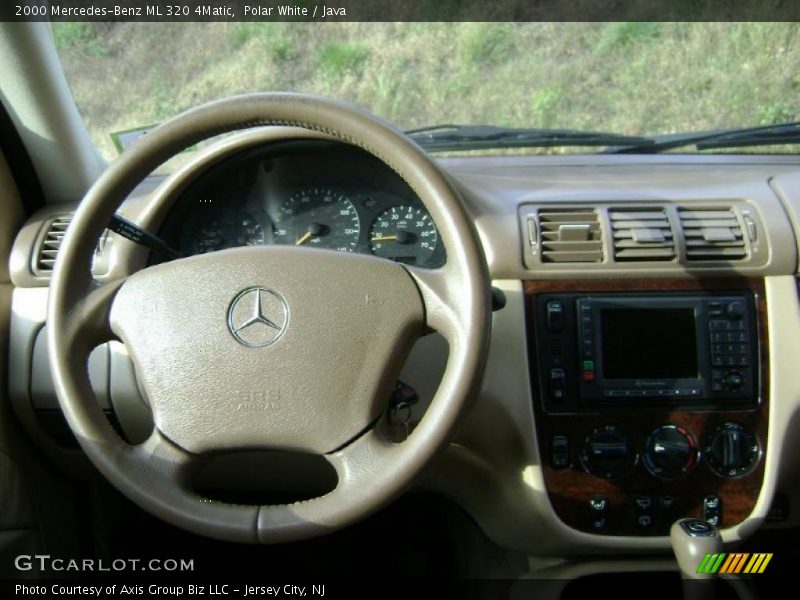 Polar White / Java 2000 Mercedes-Benz ML 320 4Matic