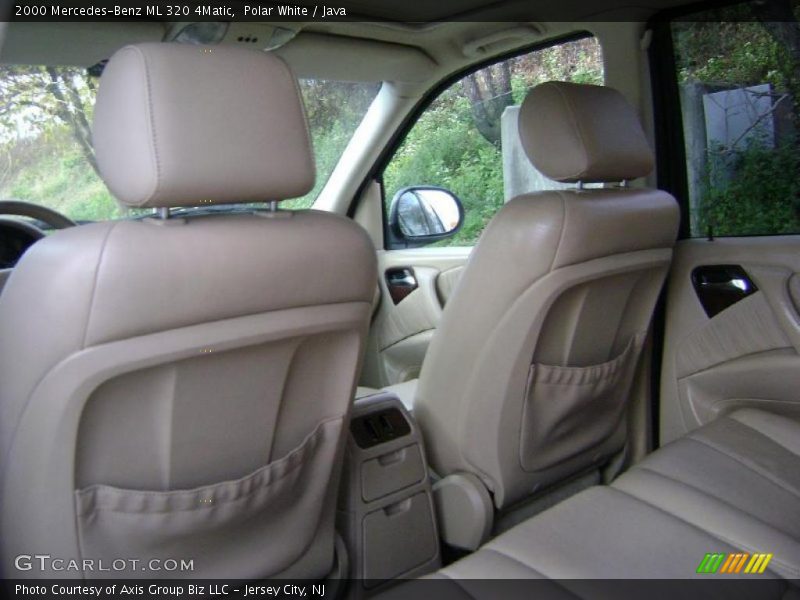 Polar White / Java 2000 Mercedes-Benz ML 320 4Matic