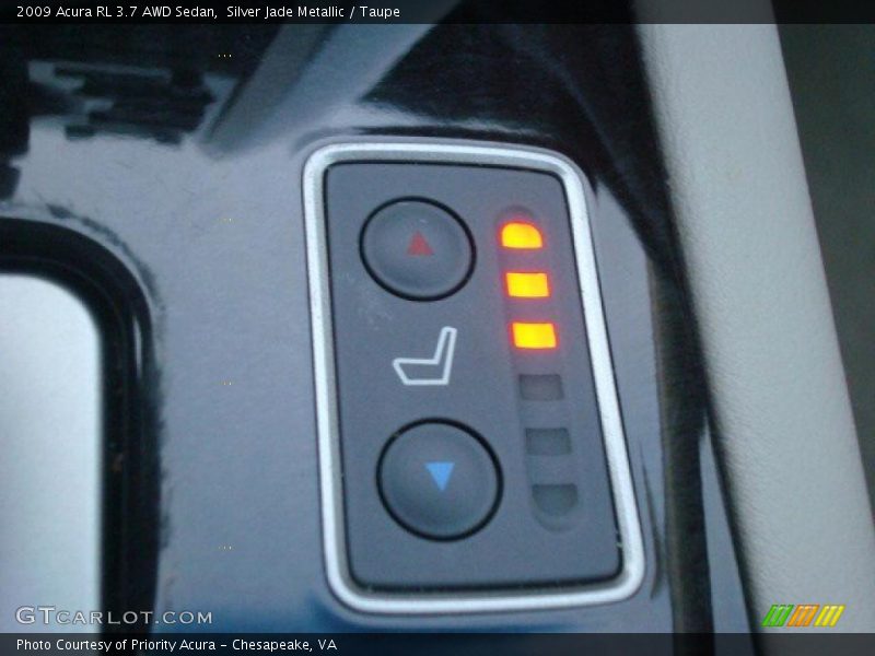 Controls of 2009 RL 3.7 AWD Sedan