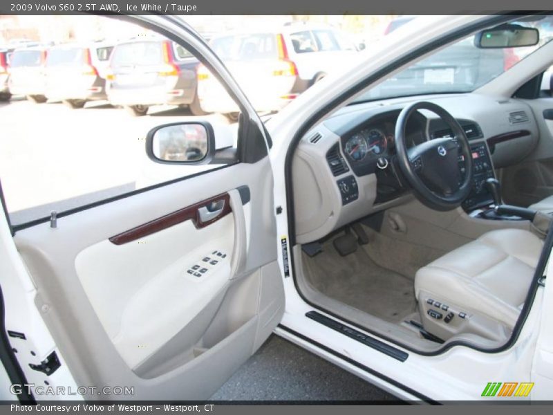 Ice White / Taupe 2009 Volvo S60 2.5T AWD