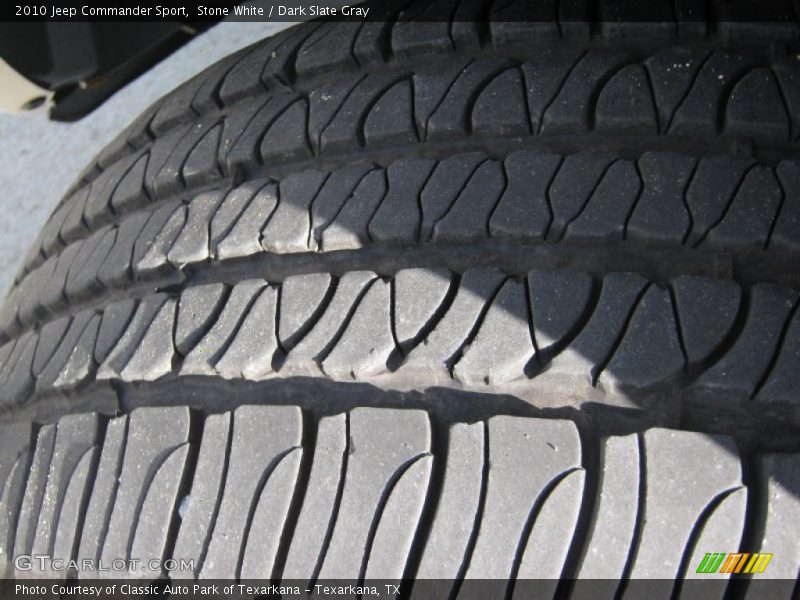 Stone White / Dark Slate Gray 2010 Jeep Commander Sport