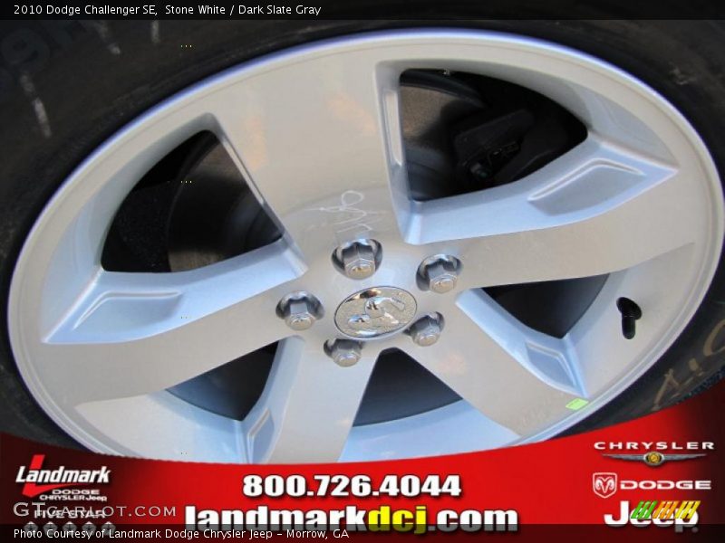Stone White / Dark Slate Gray 2010 Dodge Challenger SE