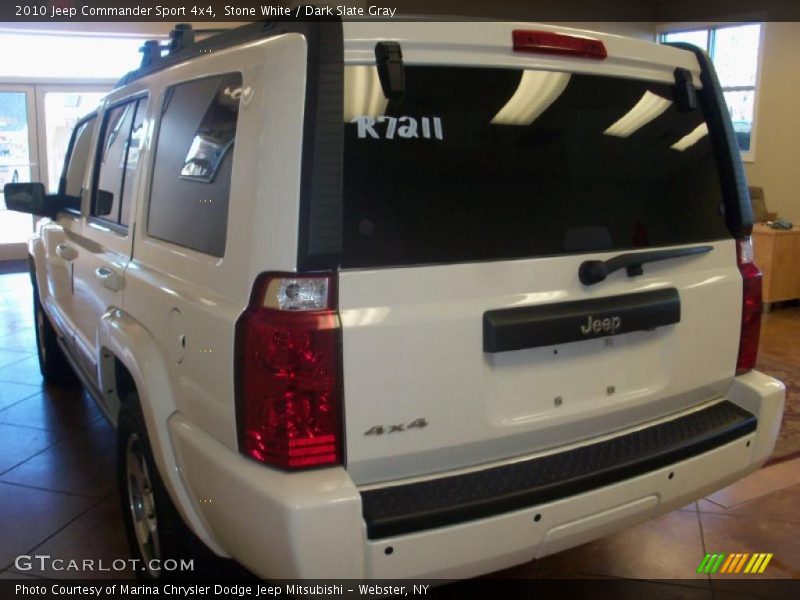 Stone White / Dark Slate Gray 2010 Jeep Commander Sport 4x4