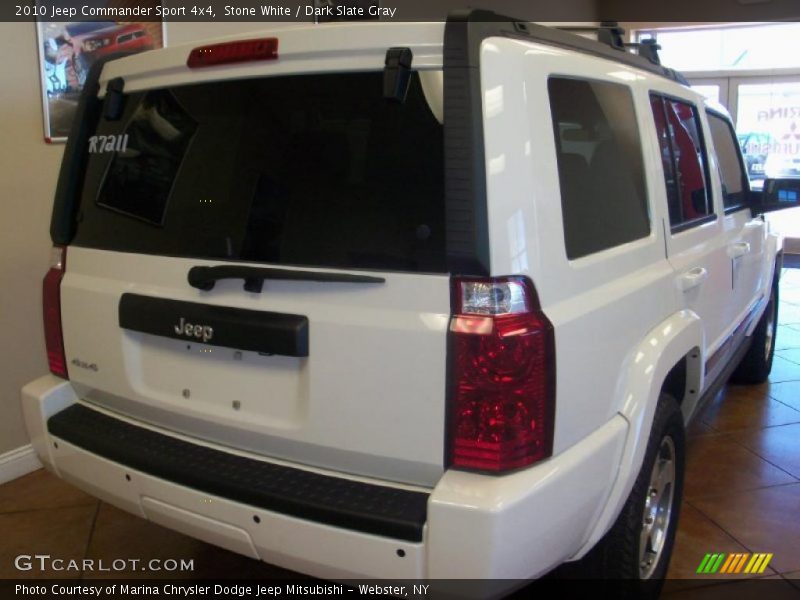 Stone White / Dark Slate Gray 2010 Jeep Commander Sport 4x4