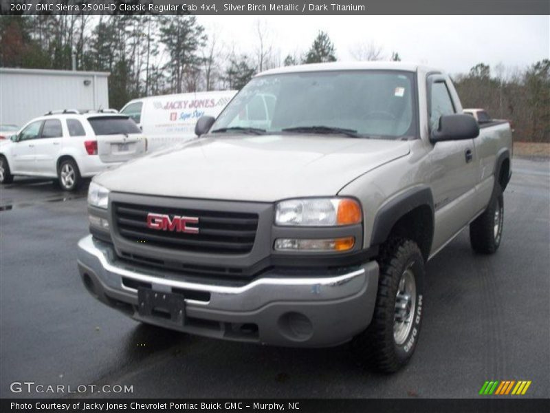 Front 3/4 View of 2007 Sierra 2500HD Classic Regular Cab 4x4