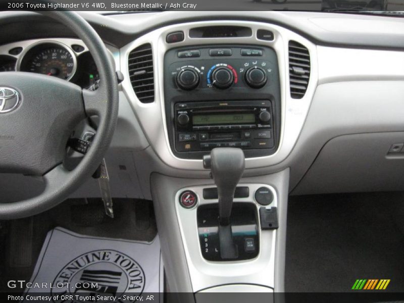 Dashboard of 2006 Highlander V6 4WD