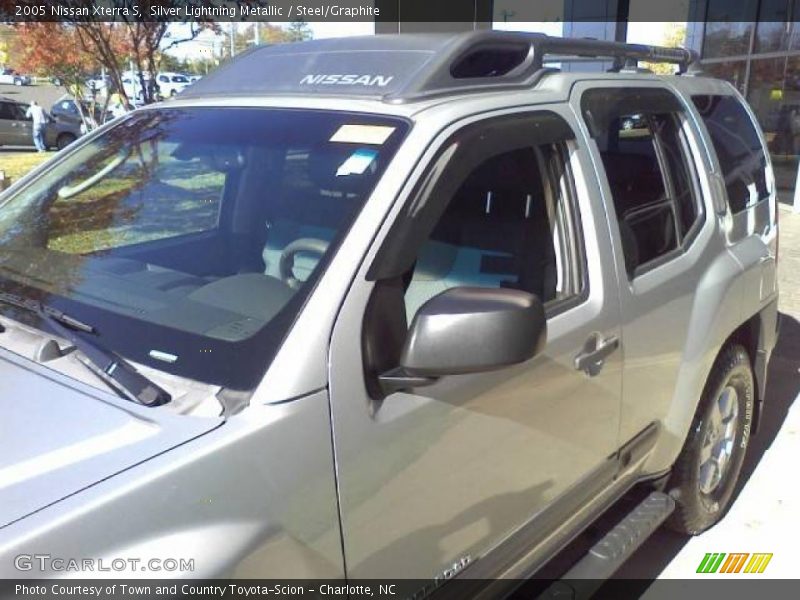 Silver Lightning Metallic / Steel/Graphite 2005 Nissan Xterra S