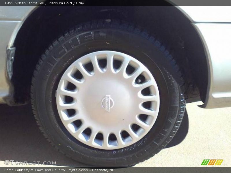 Platinum Gold / Gray 1995 Nissan Sentra GXE