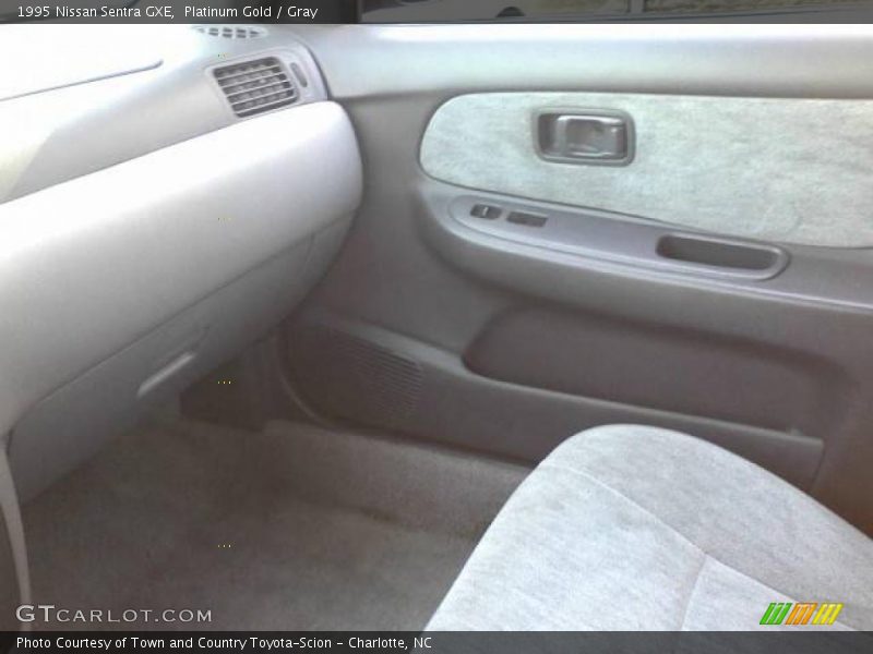 Platinum Gold / Gray 1995 Nissan Sentra GXE