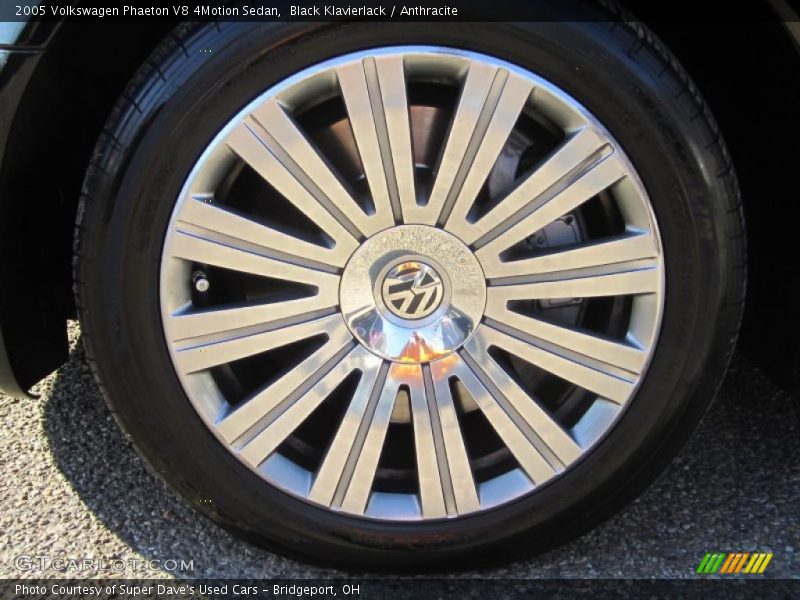  2005 Phaeton V8 4Motion Sedan Wheel