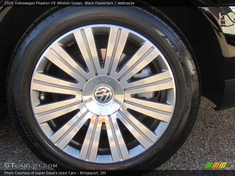  2005 Phaeton V8 4Motion Sedan Wheel