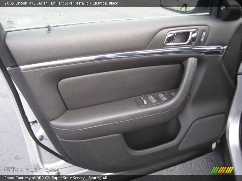 Door Panel of 2009 MKS Sedan
