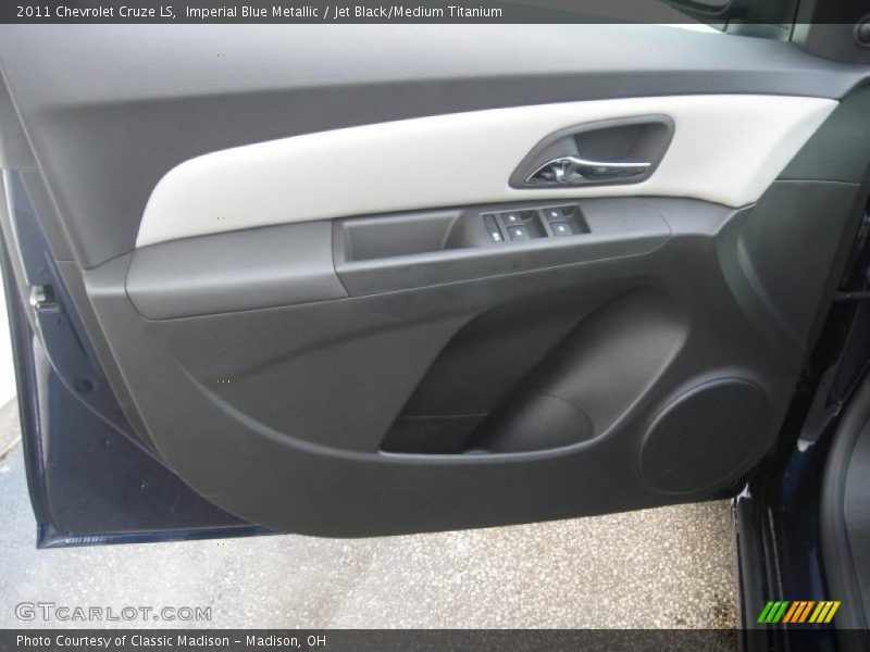 Imperial Blue Metallic / Jet Black/Medium Titanium 2011 Chevrolet Cruze LS