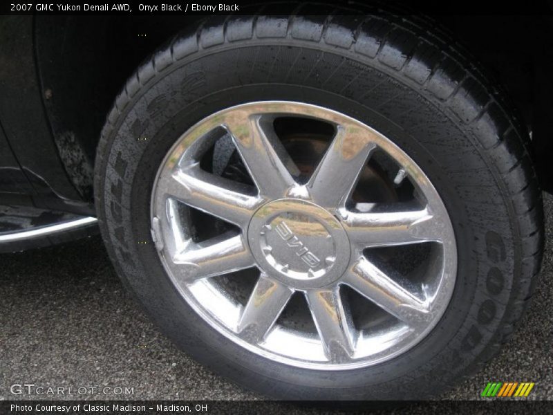 Onyx Black / Ebony Black 2007 GMC Yukon Denali AWD
