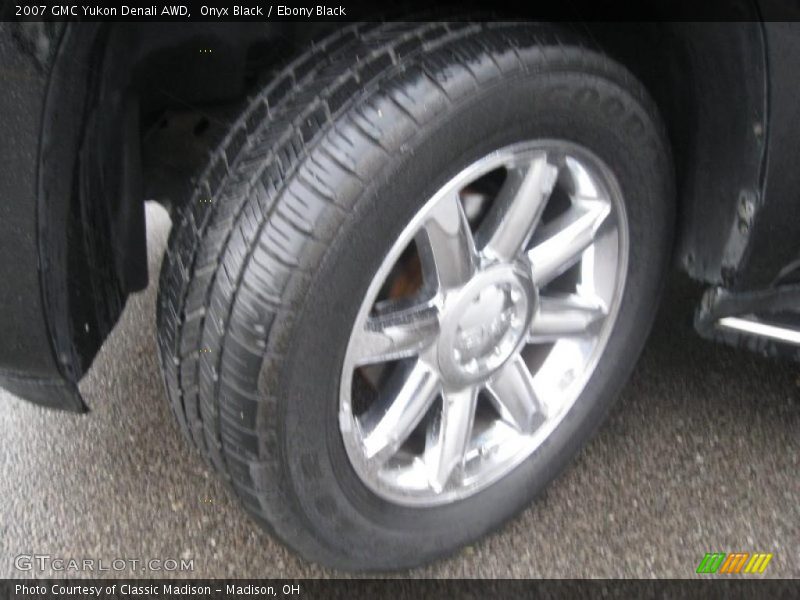 Onyx Black / Ebony Black 2007 GMC Yukon Denali AWD