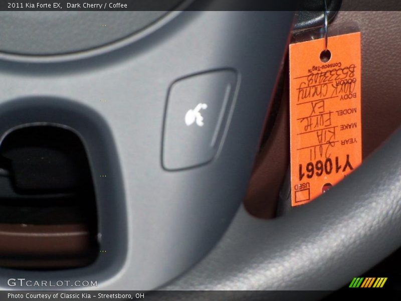 Dark Cherry / Coffee 2011 Kia Forte EX