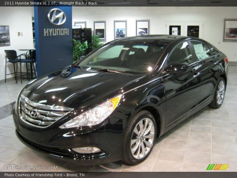 Front 3/4 View of 2011 Sonata SE 2.0T