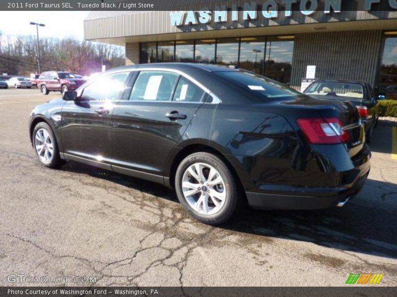 Tuxedo Black / Light Stone 2011 Ford Taurus SEL