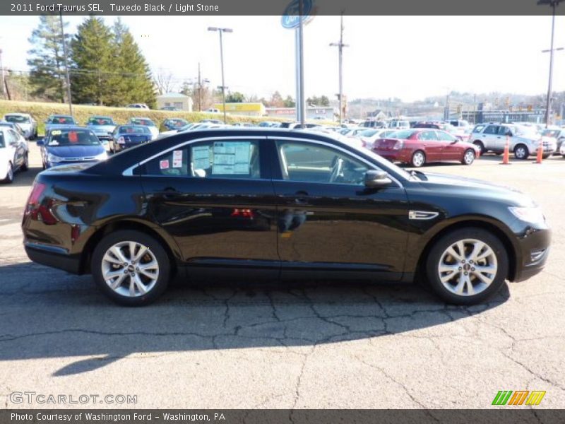 Tuxedo Black / Light Stone 2011 Ford Taurus SEL