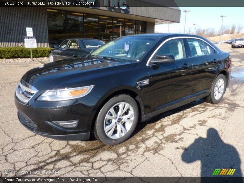 Tuxedo Black / Light Stone 2011 Ford Taurus SEL