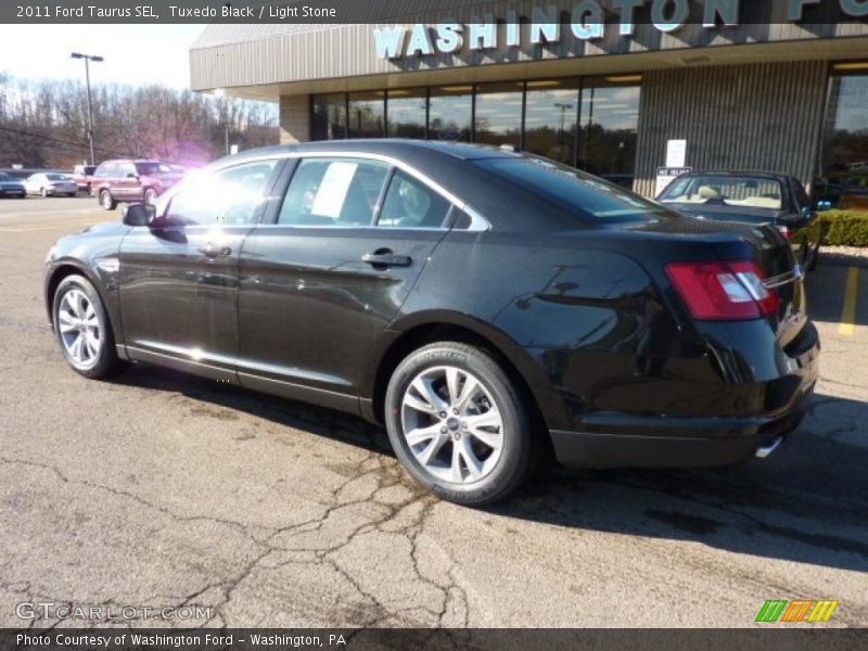 Tuxedo Black / Light Stone 2011 Ford Taurus SEL