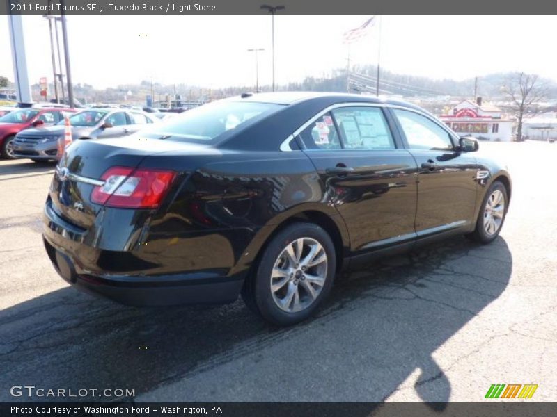 Tuxedo Black / Light Stone 2011 Ford Taurus SEL