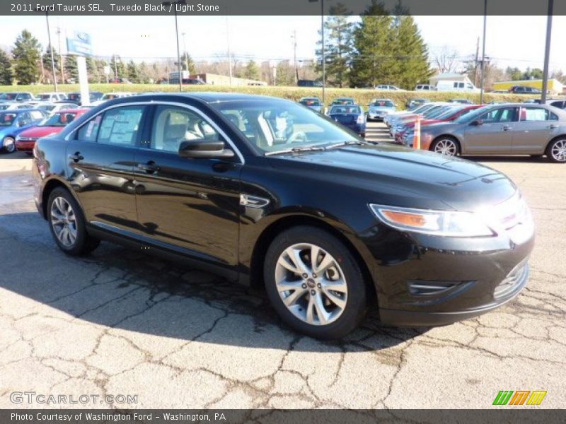 Tuxedo Black / Light Stone 2011 Ford Taurus SEL