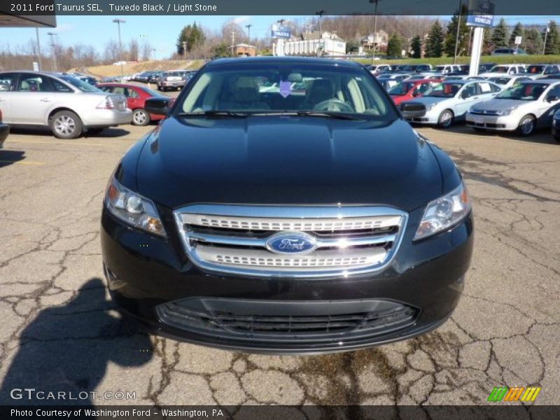 Tuxedo Black / Light Stone 2011 Ford Taurus SEL