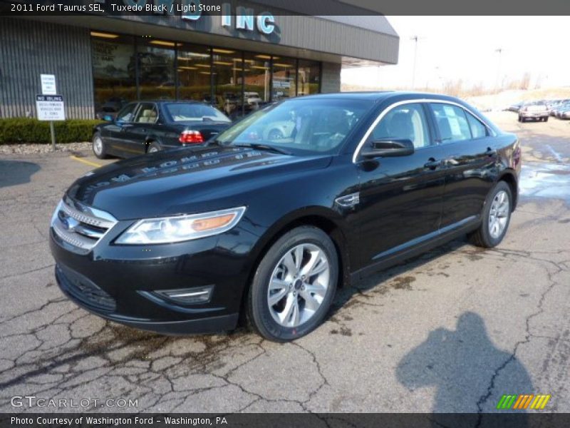 Tuxedo Black / Light Stone 2011 Ford Taurus SEL