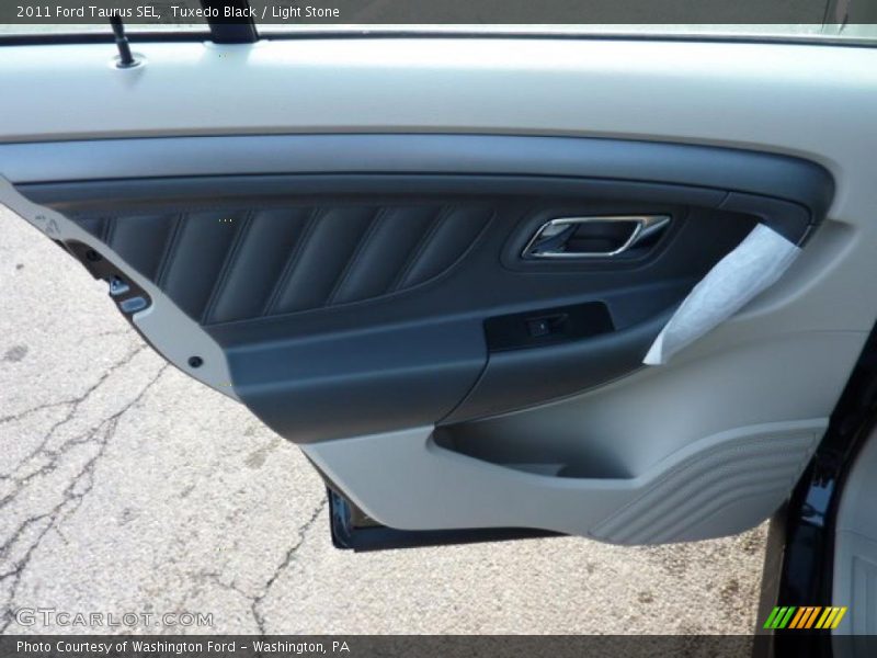 Tuxedo Black / Light Stone 2011 Ford Taurus SEL