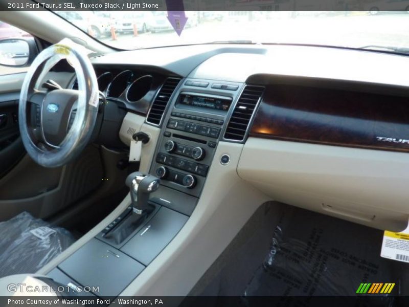 Tuxedo Black / Light Stone 2011 Ford Taurus SEL