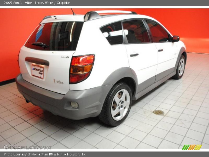 Frosty White / Graphite 2005 Pontiac Vibe
