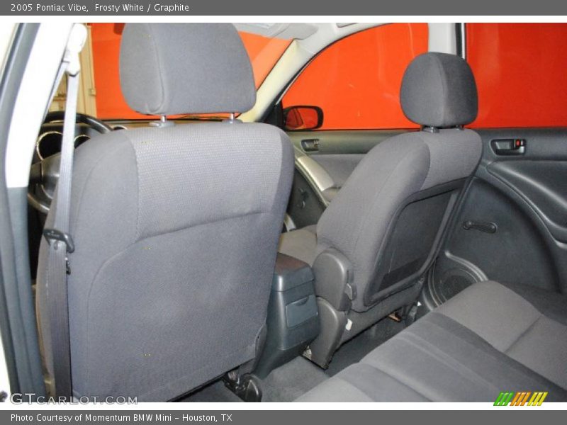Frosty White / Graphite 2005 Pontiac Vibe