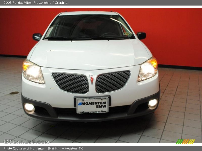 Frosty White / Graphite 2005 Pontiac Vibe