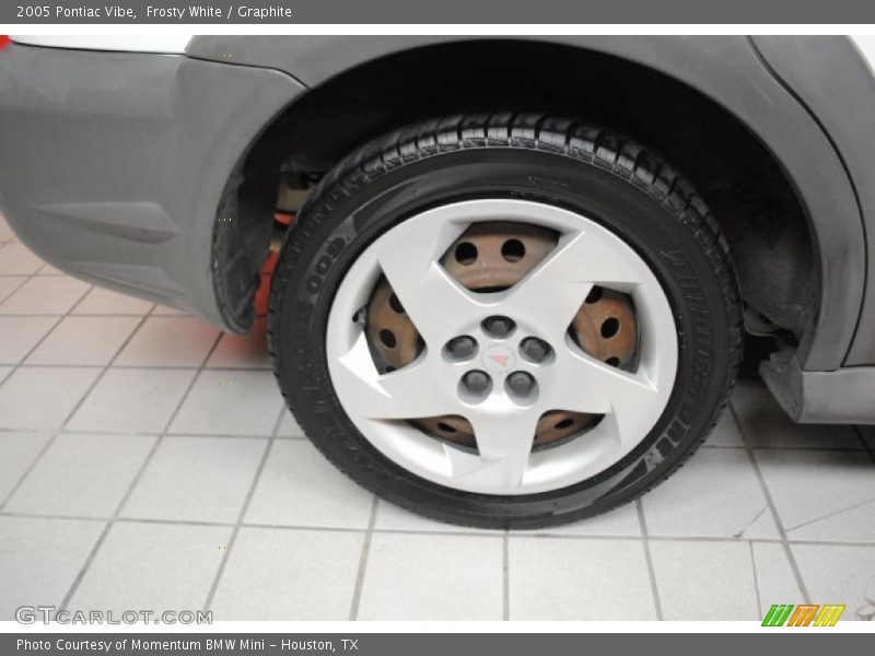 Frosty White / Graphite 2005 Pontiac Vibe