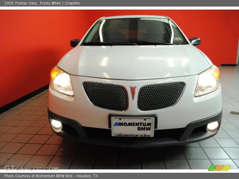Frosty White / Graphite 2005 Pontiac Vibe