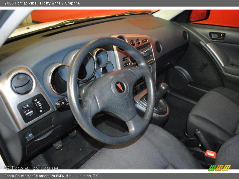Frosty White / Graphite 2005 Pontiac Vibe