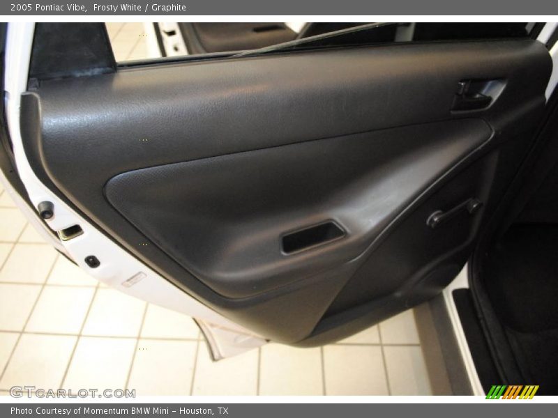 Frosty White / Graphite 2005 Pontiac Vibe