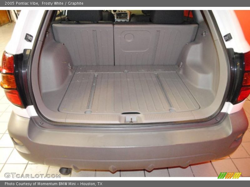 Frosty White / Graphite 2005 Pontiac Vibe