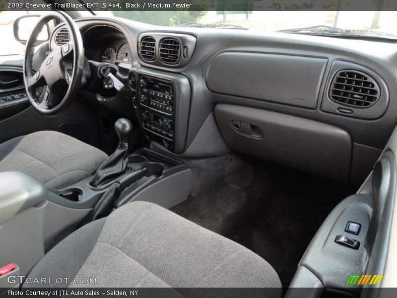 Dashboard of 2003 TrailBlazer EXT LS 4x4
