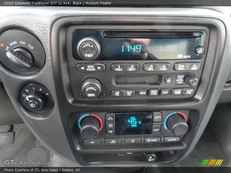 Controls of 2003 TrailBlazer EXT LS 4x4